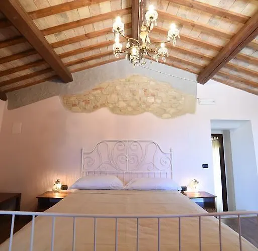 Alloggio per agriturismo La Valle Degli Ulivi *